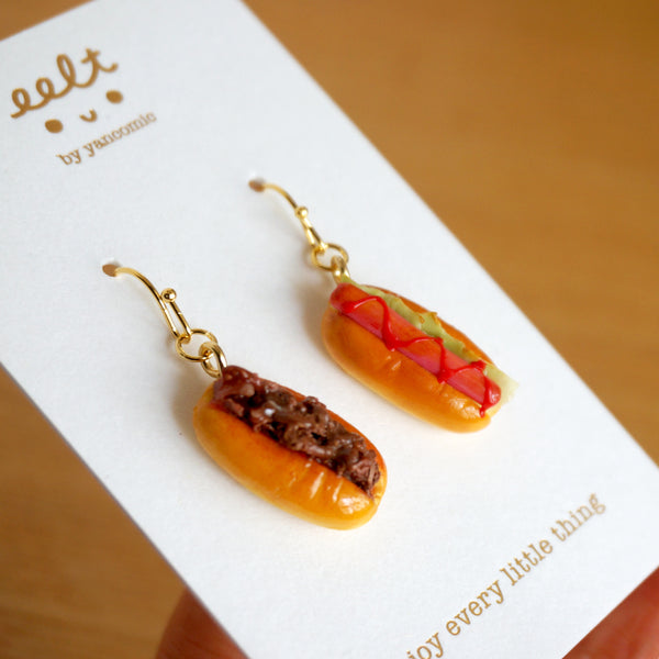 【香港茶餐廳系列】沙嗲牛肉包配熱狗．手工耳環(現貨) satay beef bun with hotdog earrings
