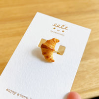 【牛角包系列】小牛角小麻花戒指(現貨) Petite Croissant twist ring