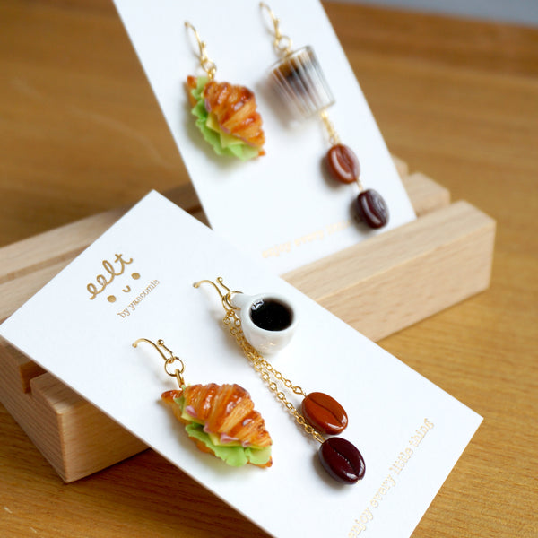 【Pastry & Cafe系列】牛角包與咖啡豆香.耳環(現貨) Croissant and coffee beans earrings