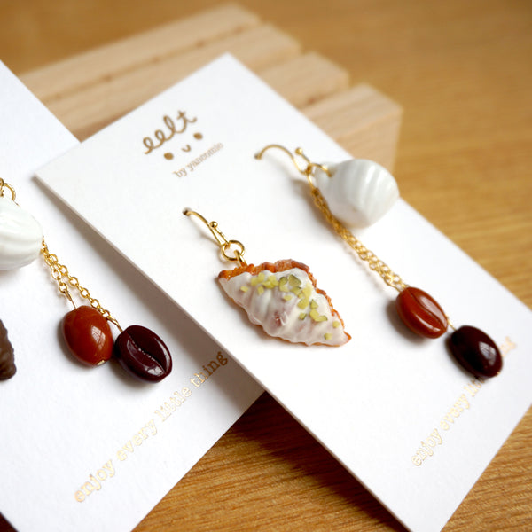 【Pastry & Cafe系列】牛角包與咖啡豆香.耳環(現貨) Croissant and coffee beans earrings