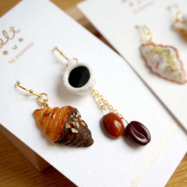【Pastry & Cafe系列】牛角包與咖啡豆香.耳環(現貨) Croissant and coffee beans earrings