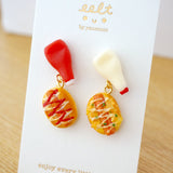 【魔法醬汁系列】美乃滋+蕃茄醬．沙津腸仔包．耳環(現貨) mayonnaise & ketchup Sausage bread earrings